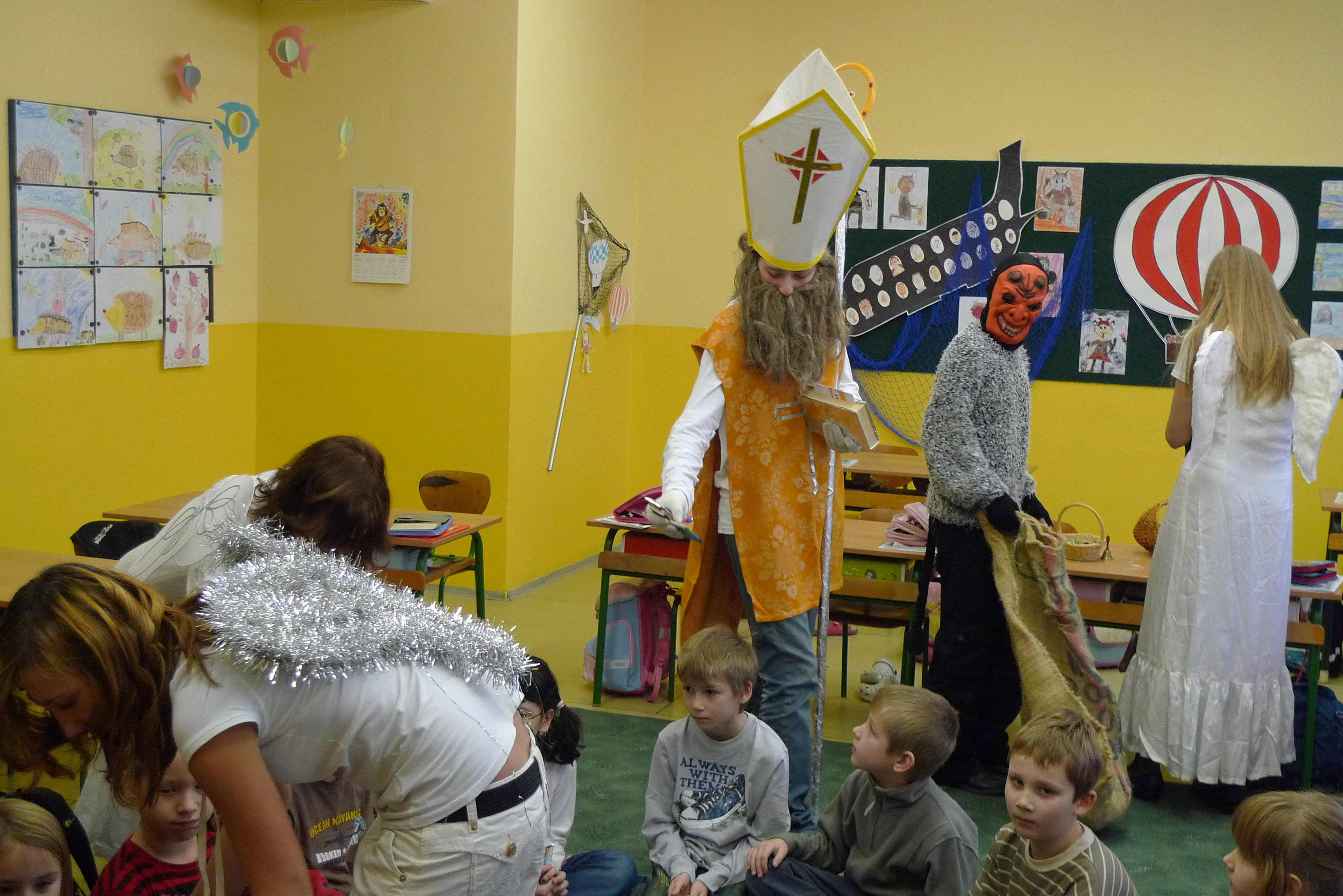 Mikuláš ve třídě 003.jpg